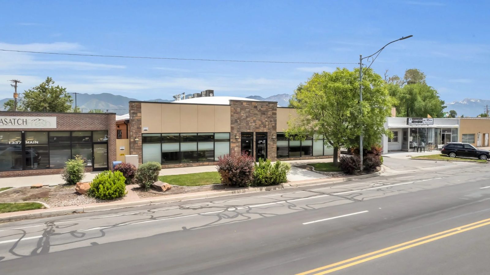 The building at 1343 S Main St from the street